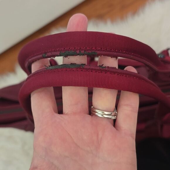 Lululemon Daily Essentials Everything Bag - Picture 16 of 17